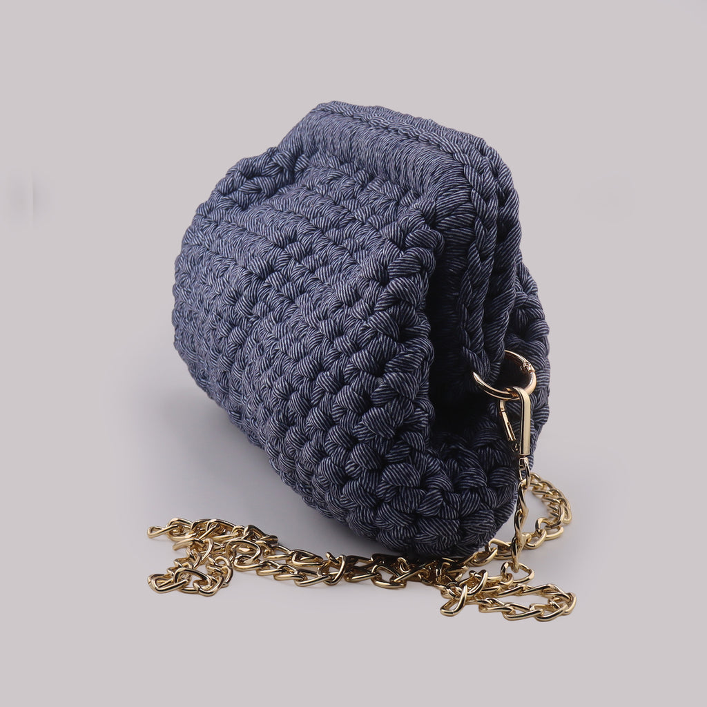 Borsa donna blu navy clutch a mano realizzata all'uncinetto