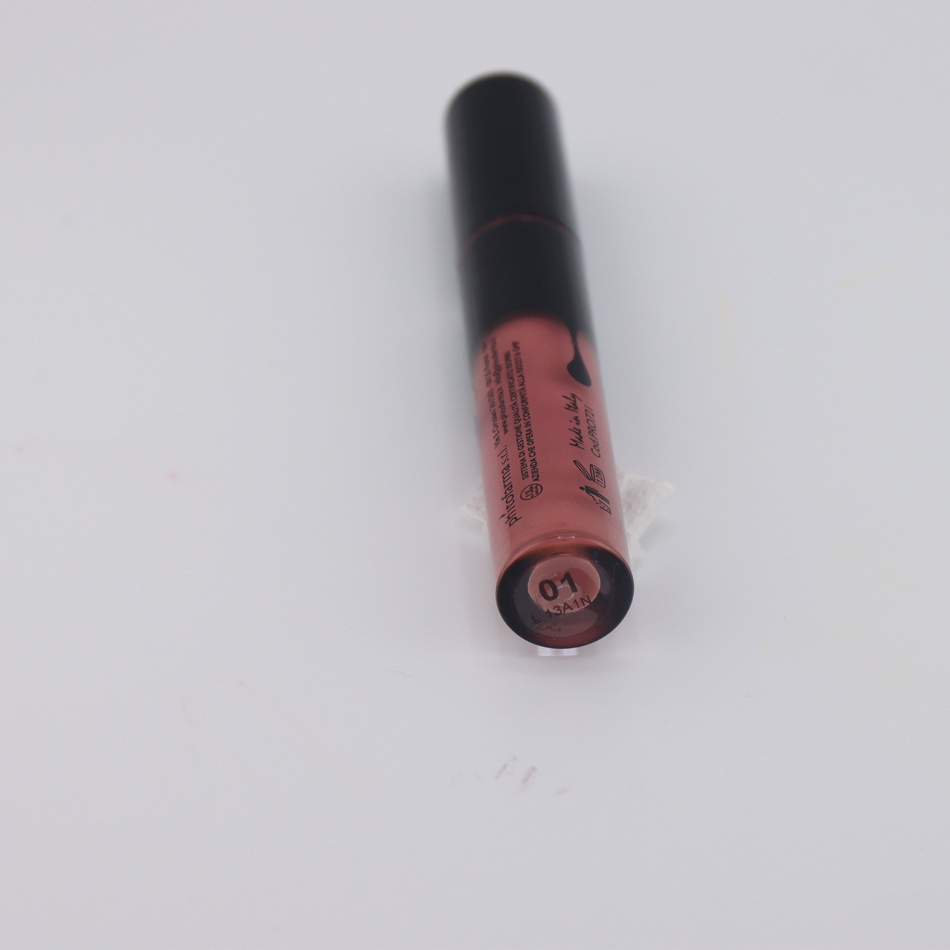 N°1 Rossetto Liquido Opaco a Lunga Tenuta della linea Phitomake-up Professional